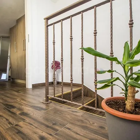 Daire Rooftop Penthouse - Private Hottub & Duplex Whirlpool *