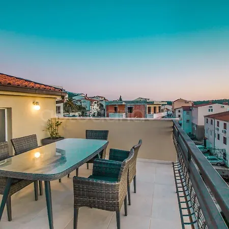 Lägenhet Rooftop Penthouse - Private Hottub & Duplex Whirlpool Makarska