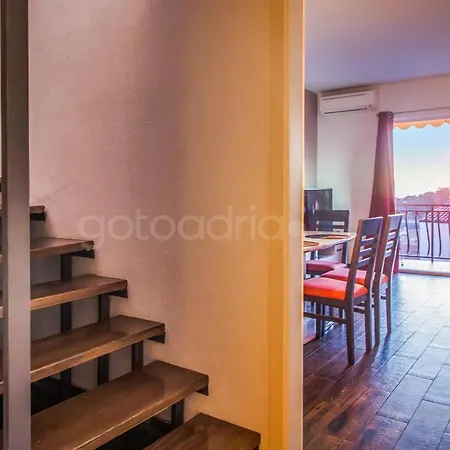Daire Rooftop Penthouse - Private Hottub & Duplex Whirlpool *