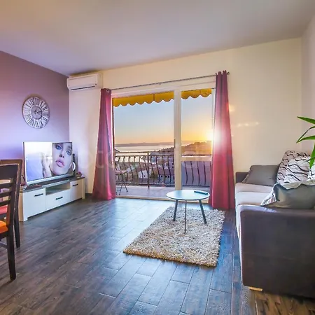 Daire Rooftop Penthouse - Private Hottub & Duplex Whirlpool *