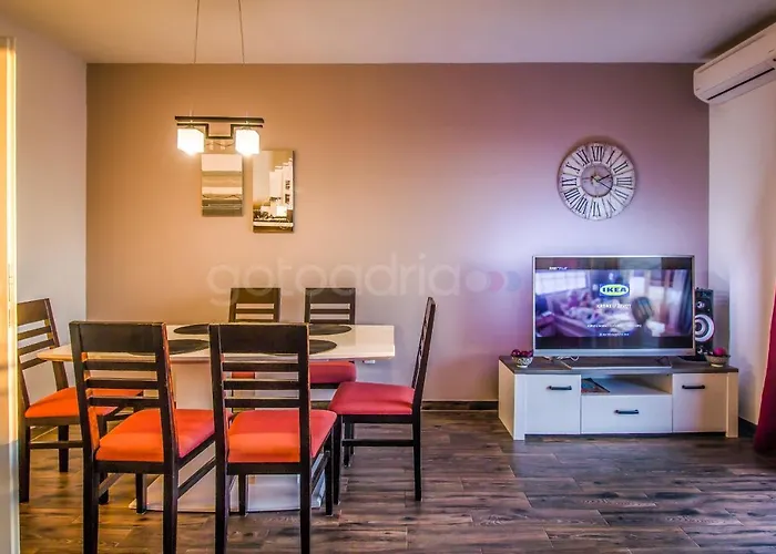 Rooftop Penthouse - Private Hottub & Duplex Whirlpool Apartman *