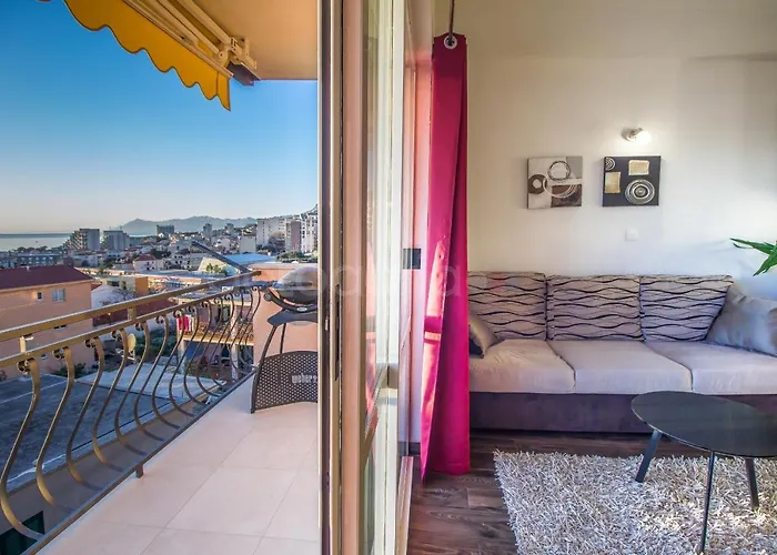Daire Rooftop Penthouse - Private Hottub & Duplex Whirlpool Makarska