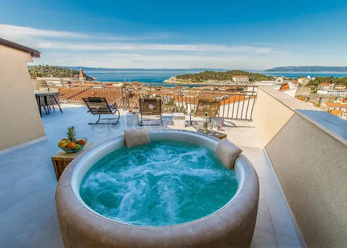 Daire Rooftop Penthouse - Private Hottub & Duplex Whirlpool Makarska
