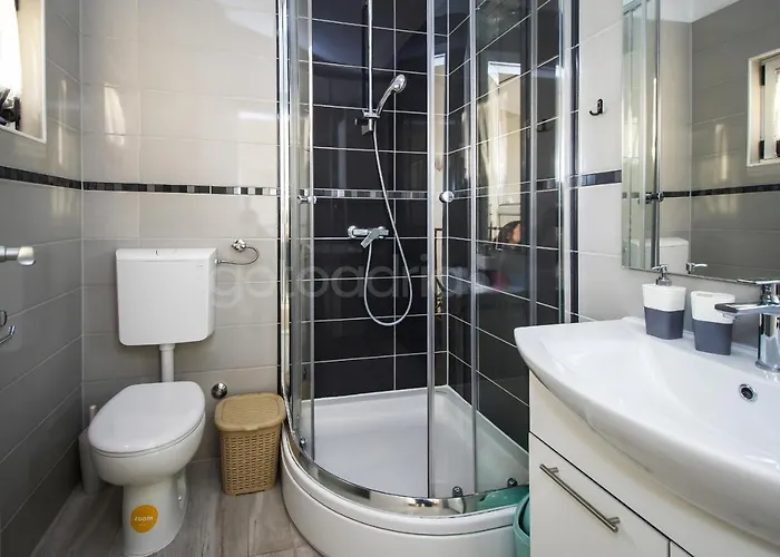 Daire Rooftop Penthouse - Private Hottub & Duplex Whirlpool Makarska